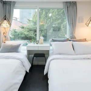 Neat House Hongdae Guest house
